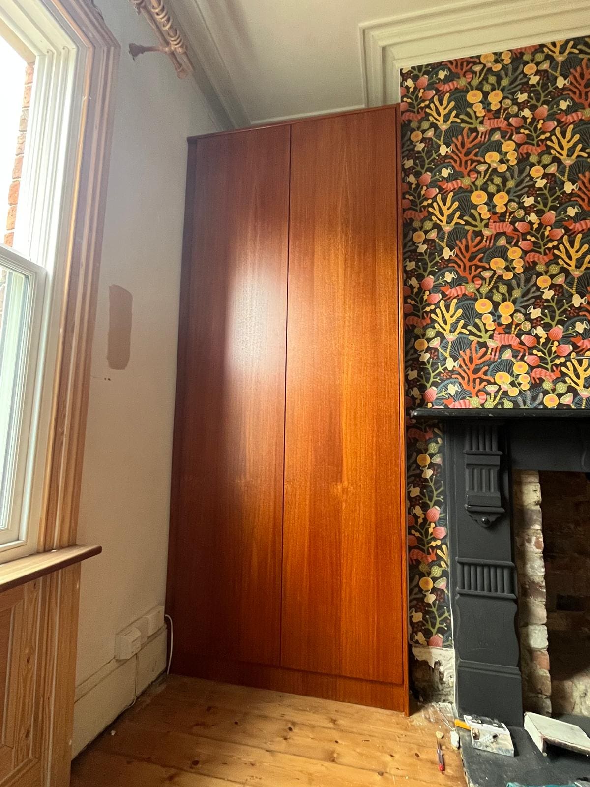 Wood bespoke alcove units: fitted wardrobes 7